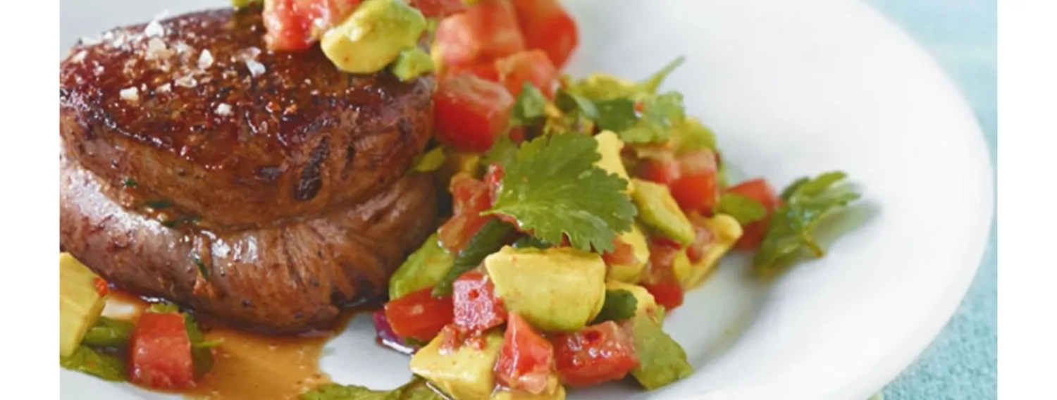 Rinderfilet mit Tomaten - Avocadosalat cover image