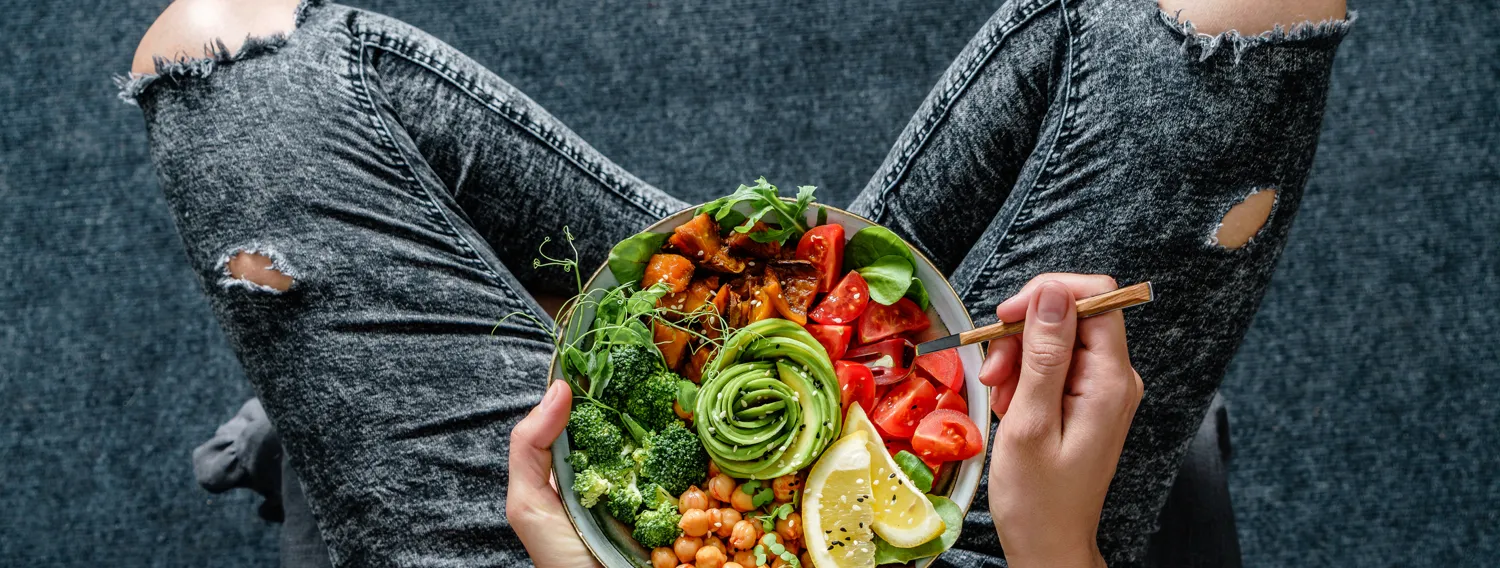 Pasta Bowl mit Zucchini und Tofu cover image